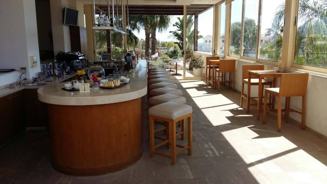 Hotel E-hotel Larnaca & 4*