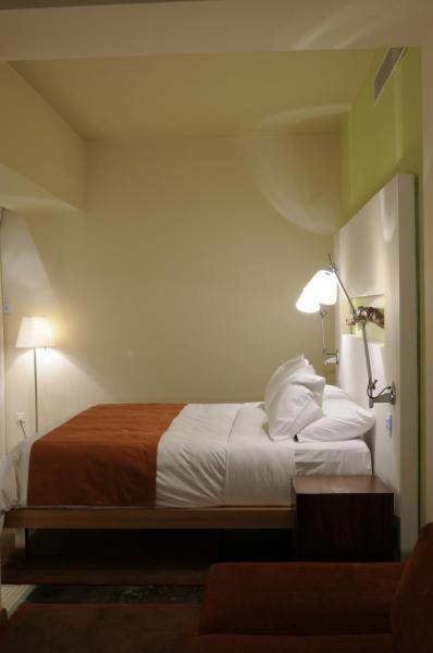 E-hotel Larnaca & 4*