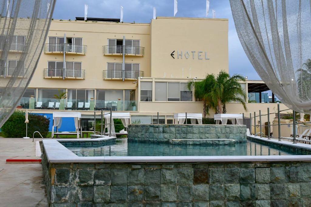 E-hotel Larnaca & 4* Perivólia