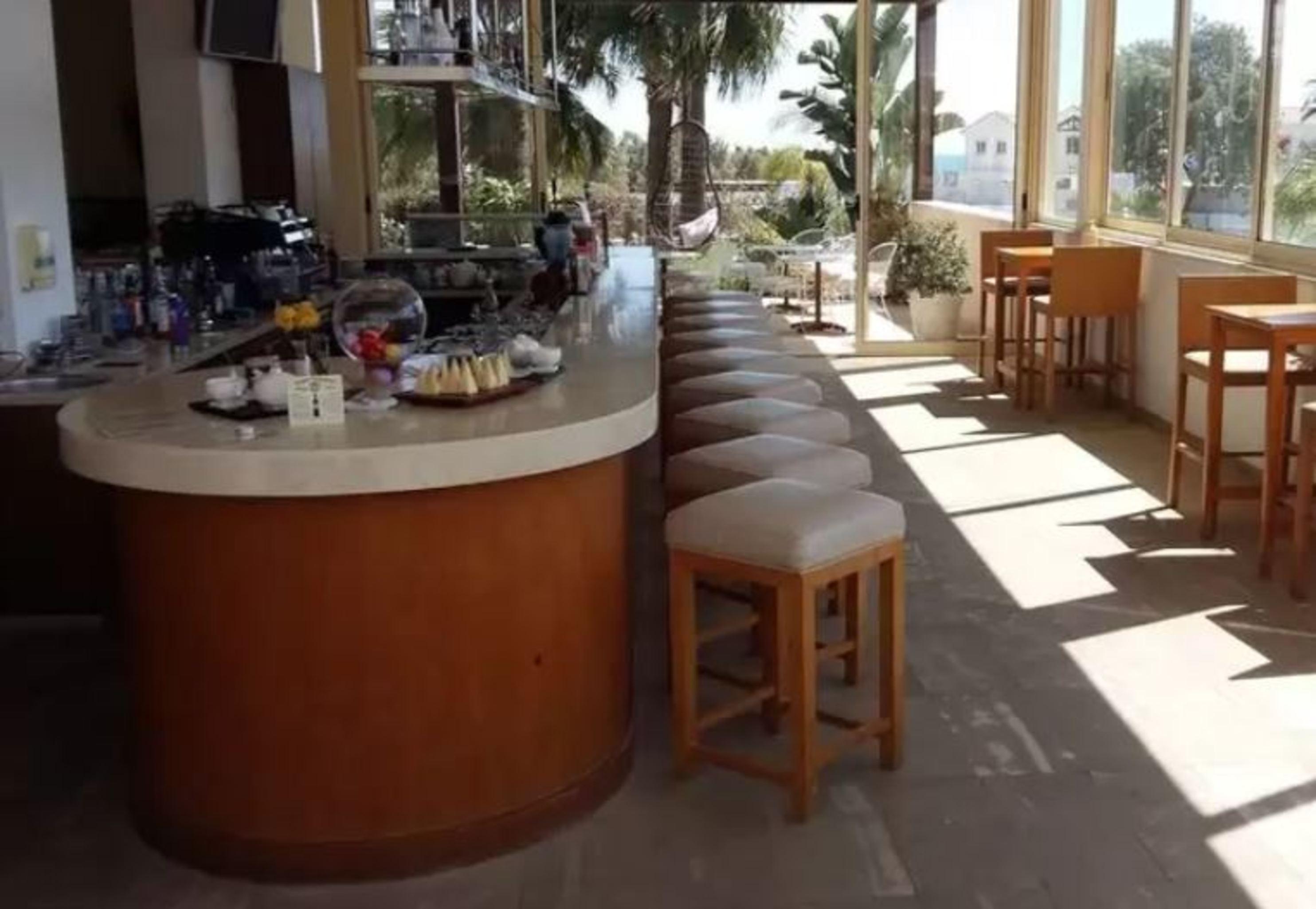 E-hotel Larnaca & Perivólia